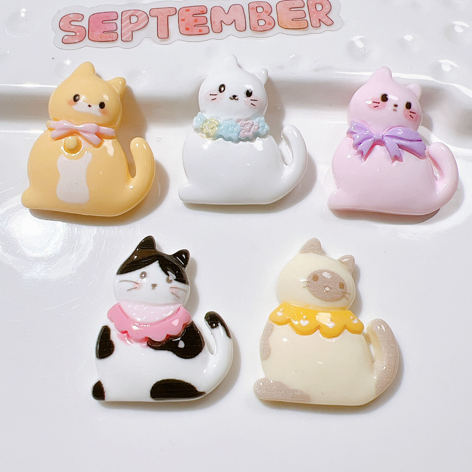 Resin Art Earrings Material - 10/20 個かわいいちょう結び猫フラットバック樹脂スクラップブッキングアクセサリーファッションイヤリングネックレスキーチェーンアートパッチジュエリー素材