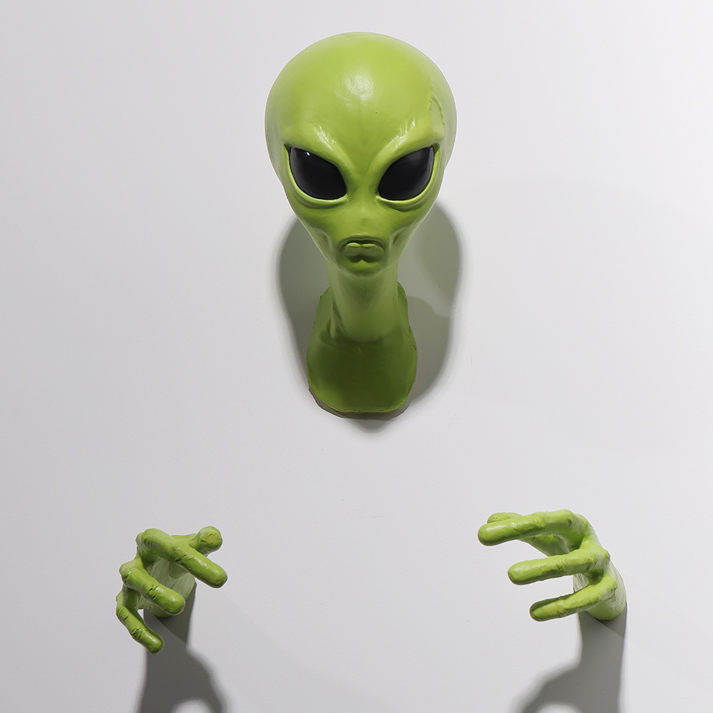 UFOエイリアンウォールアート吊り下げ装飾品、51ゾーンの地 - Resin Art Zone のレビューと価格
