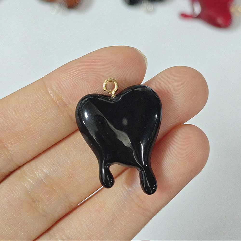 10 個ドロップブラッドハート型樹脂チャームハロウィンペンダ - Resin Art Essentials のレビューと価格
