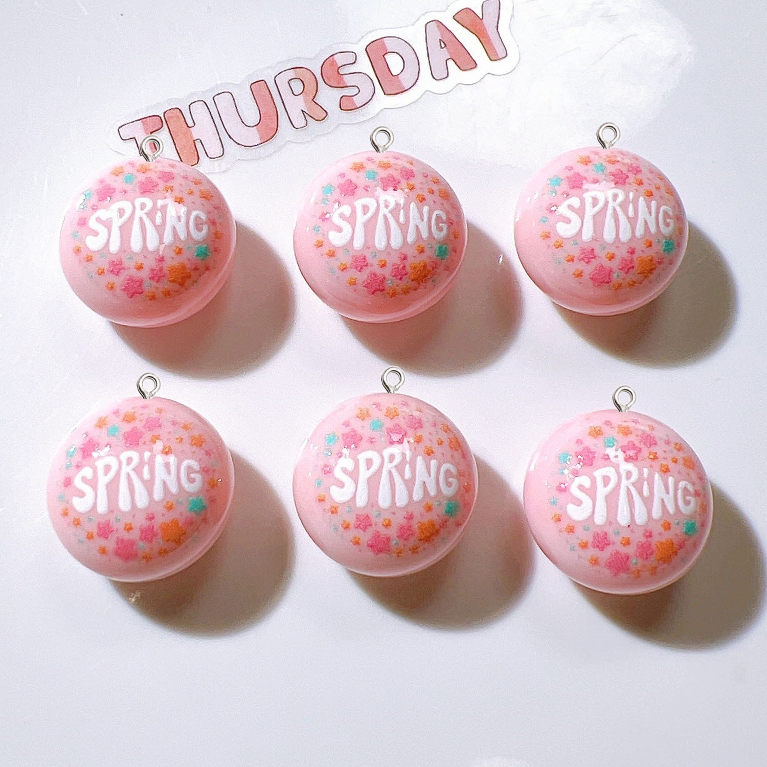 10 個円形平面樹脂チャーム所見 DIY イヤリングブレスレ - Resin Art Earrings Material のレビューと価格